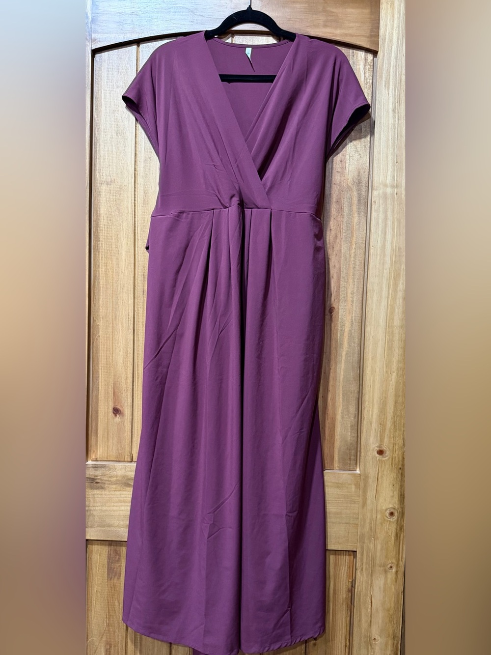 HALARA Airy Crossover V-Crossneck Maxi Dress Fig Colorway